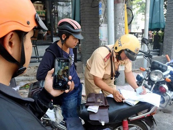 Cục CSGT lý giải gì về việc bãi bỏ quy định người dân được giám sát qua ghi âm, ghi hình cảnh sát?