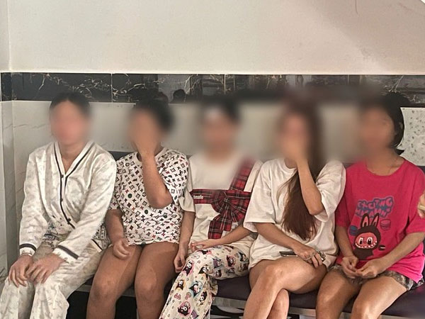 Giải cứu nhiều cô gái trẻ bị giam lỏng tại cơ sở massage