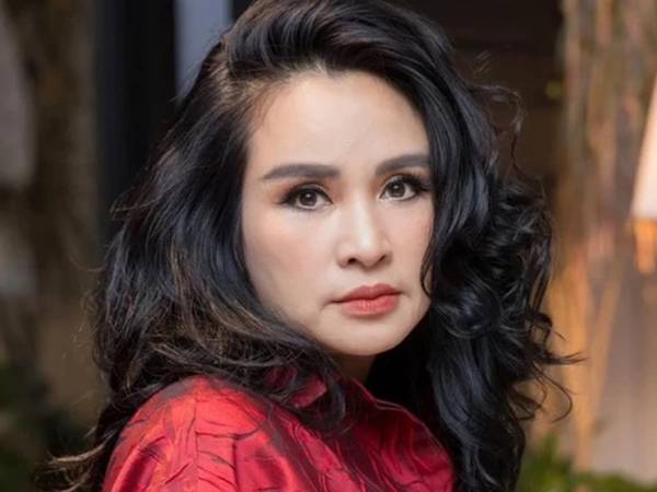 NSND Thanh Lam: 'Chúng tôi mua khán giả bằng tài năng, không chơi với người bỏ tiền'
