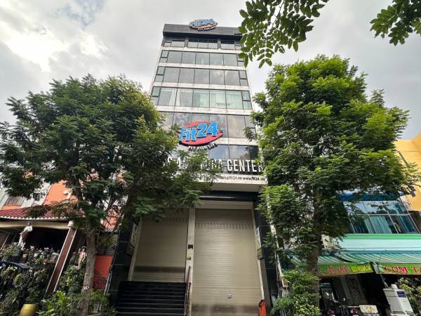 Vụ chuỗi gym Fit24 tạm ngưng: Hội viên bất lực với tài sản đắt tiền ở tủ đồ