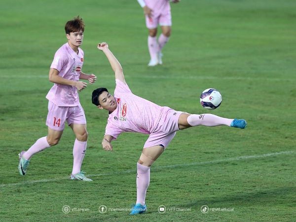 Đội hình tuyển Việt Nam vs Ấn Độ: Chân sút 2k4 đá chính, Hoàng Đức nhận yêu cầu đặc biệt?