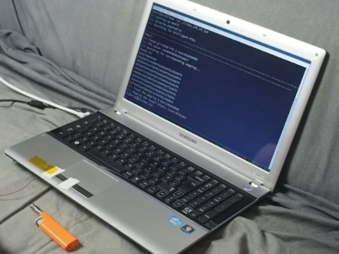 Hacker gây sốc khi sử dụng bật lửa để chiếm quyền truy cập máy tính