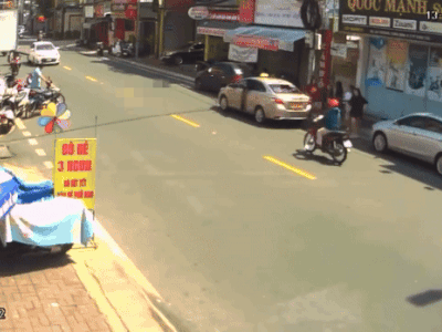Kinh hoàng clip người phụ nữ ở Vũng Tàu bị cán tử vong do tài xế taxi mở cửa bất ngờ
