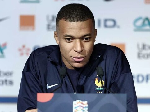 HLV Deschamps bênh vực Mbappe trước làn sóng chỉ trích
