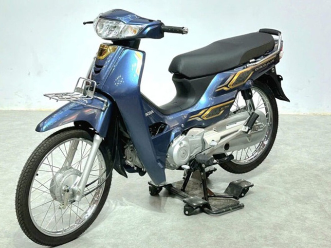 Cận cảnh Honda Dream 125 NCX 2024 hơn 100 triệu tại Việt Nam