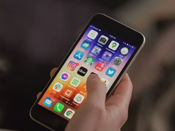 Smartphone nhỏ gọn có chip A15 mạnh ngang iPhone 13 Pro Max: Camera xóa phông đỉnh cao, giá bán cực rẻ