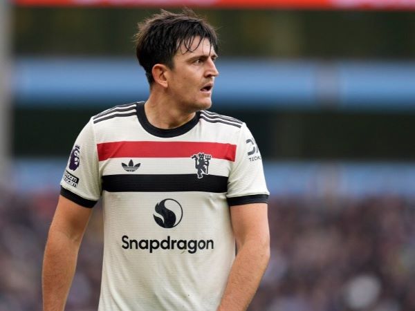 MU rao bán Harry Maguire với giá cực sốc