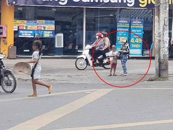 Bí mật đằng sau trẻ em ăn xin ở TPHCM: 'Công cụ' kiếm tiền của người lớn