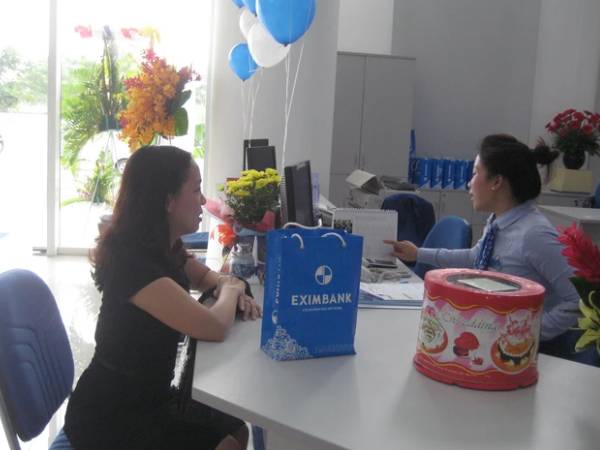Bất ngờ nắm giữ 79 triệu cổ phiếu, Vietcombank trở thành cổ đông lớn thứ 2 tại Eximbank