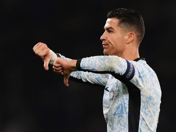 Đứt mạch ghi bàn, Ronaldo giận dỗi như đứa trẻ
