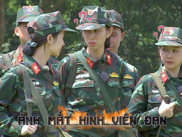 Hoa hậu Thùy Tiên gây chú ý với 'thái độ lạ' dành cho đồng đội Sao nhập ngũ