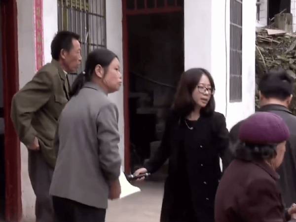 Con dâu mang cháu trai về đòi chia tiền, ông nội mang ra tờ giấy xét nghiệm ADN khiến cả nhà bàng hoàng