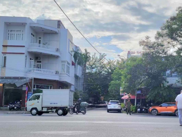 Nam thanh niên sát hại bạn gái trong nhà nghỉ rồi bỏ trốn