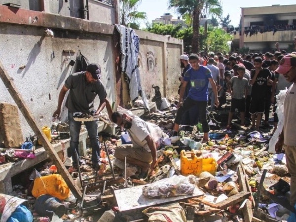 Israel đánh bom vào trường học ở Gaza, gần 200 người thương vong