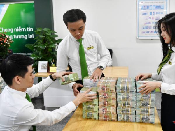 Phó Thống đốc: Không có chuyện 14-15 triệu tỷ đồng còn nằm tại ngân hàng