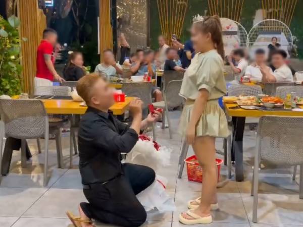 Vụ nam thanh niên sát hại bạn gái trong nhà nghỉ ở Đà Nẵng: Vừa quỳ gối cầu hôn xôn xao MXH