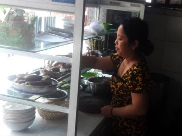 Chủ quán ăn trả túi xách có sổ tiết kiệm 550 triệu đồng của khách để quên