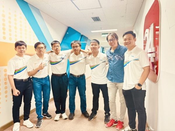 Bị 'bão tin nhắn', nhà báo Trương Anh Ngọc lên tiếng về kết quả 'Đường lên đỉnh Olympia': Còn muốn cháu phải sống như thế nào nữa nhỉ?