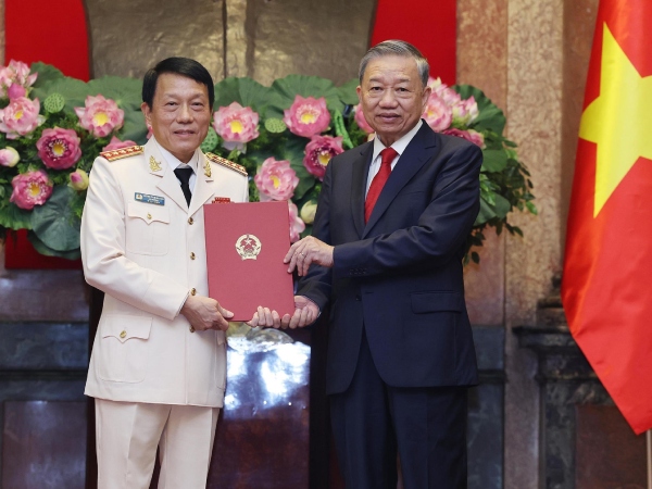 Ông Lương Tam Quang và ông Nguyễn Tân Cương được thăng quân hàm Đại tướng