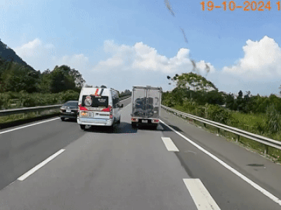 Xe khách 16 chỗ chèn ép ô tô tải trên cao tốc Nội Bài - Lào Cai
