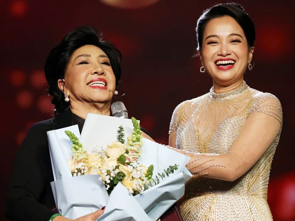 Nữ NSND sở hữu biệt thự hàng trăm m2: U80 vẫn đắt show, có hôn nhân viên mãn hơn nửa thế kỷ bên mối tình đầu