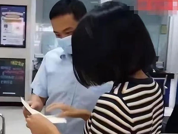 Gửi 67 tỷ vào ngân hàng, người đàn ông tá hỏa khi nhân viên báo chỉ còn 120 nghìn: Tiền đã đi đâu?