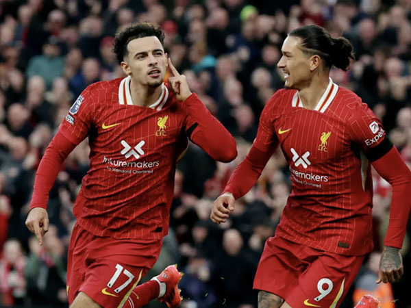 Liverpool quật ngã Chelsea, lấy lại ngôi đầu Ngoại hạng Anh