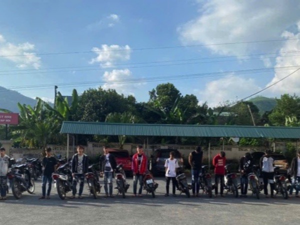 31 thanh, thiếu niên lạng lách, "đánh võng" gây náo loạn vùng biên