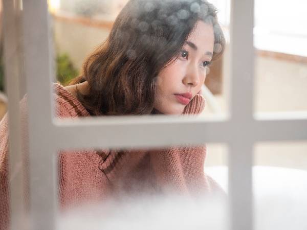 Bán đất được 4 tỷ, tôi liền gửi cho vợ cũ của chồng 2 tỷ nhưng thái độ của chị làm tôi sốc óc