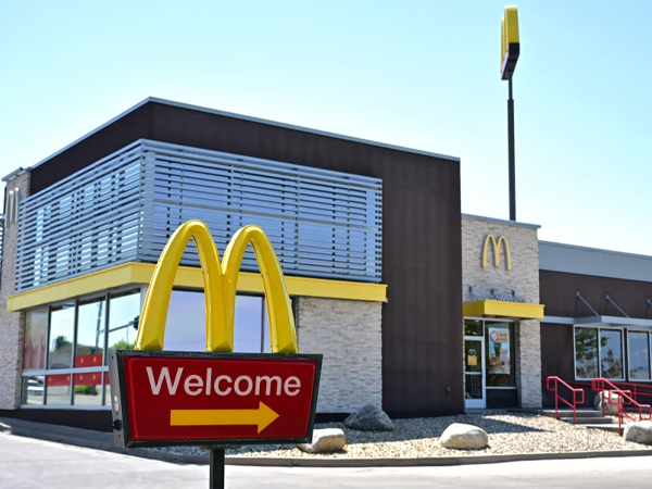 Nhiều người ngộ độc thậm chí tử vong vì ăn bánh mỳ của McDonald