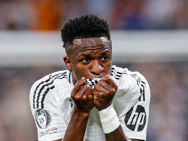 Vinicius lập hat-trick tuyệt đỉnh, Real Madrid ngược dòng ngoạn mục