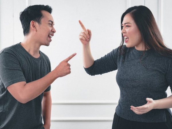 Mắng bạn trai quá hăng, cô gái tuổi 30 lên cơn xuất huyết não nguy kịch