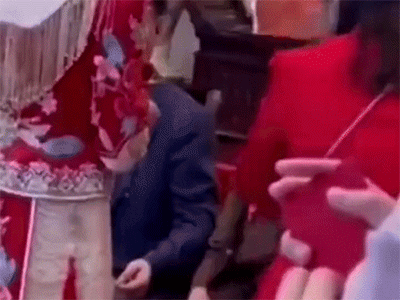 Drama cưới hỏi: Cô dâu dâng trà nhưng mẹ chồng hất đi, lý do khiến tất cả ngao ngán