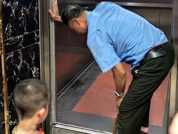Thang máy chung cư HH Linh Đàm rơi tự do, nhiều người hoảng loạn