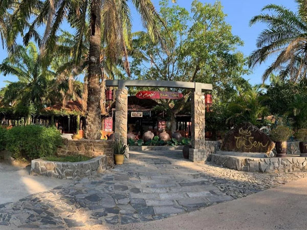 Quán cafe thu phí 'ăn mà không uống', quản lý nói: 'Đó là chuyện riêng của quán'?