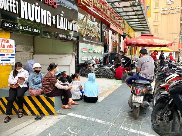 Đi khắp Hà Nội không mua nổi 1 chỉ vàng nhẫn để mừng cưới