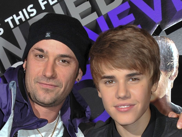 Cha của Justin Bieber ở đâu trong lúc con trai trở thành 'con mồi' của Diddy?
