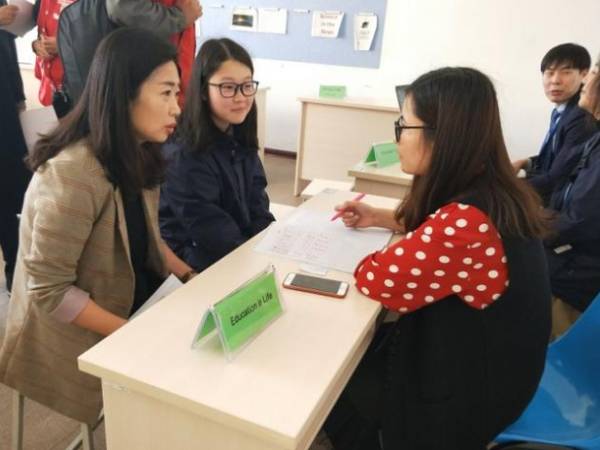 Xôn xao chuyện phụ huynh TP.HCM đóng học phí gần 140 triệu đồng/năm, sau 3 năm con 'không biết gì'