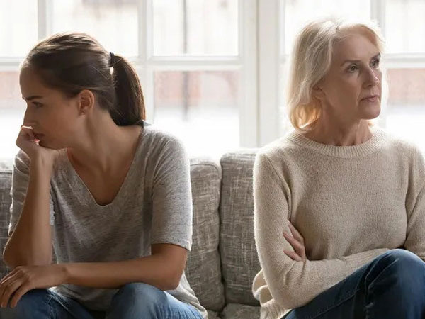 Giá vàng cao vút, mẹ chồng con dâu khẩu chiến vì 10 cây vàng