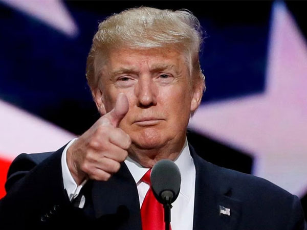 Ông Trump và bà Harris 'chạm trán' nảy lửa ở bang chiến trường Michigan
