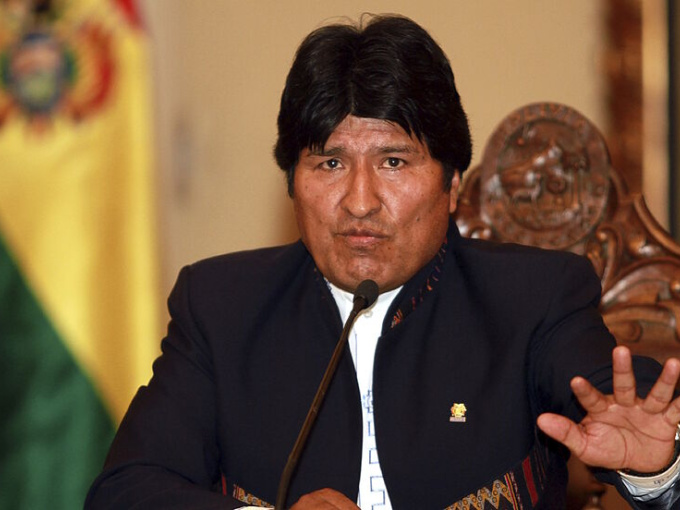 Bị bắn 14 phát đạn vào xe, cựu Tổng thống Bolivia thoát hiểm trong vụ ám sát hụt