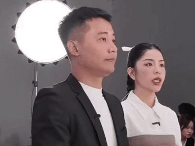 Sốc khi camera quay xuống chân của Quang Linh, phơi bày sự thật trong phiên livestream với Hằng Du Mục