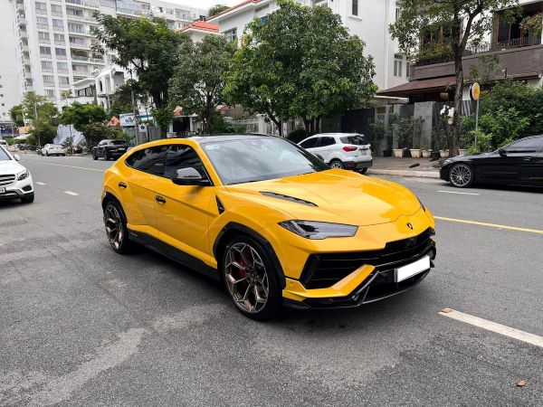 Lamborghini Urus Performante từng của vợ chồng Đoàn Di Băng được rao bán: Xe mới chạy 3.000 km, rẻ hơn mua mới 3 tỷ đồng