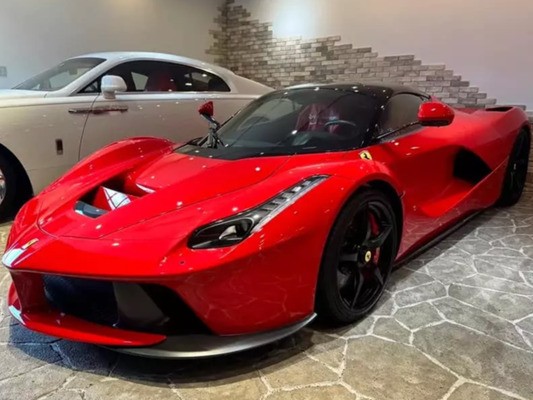 Rộ tin đồn siêu xe Ferrari LaFerrari trăm tỷ đồng đã về Việt Nam