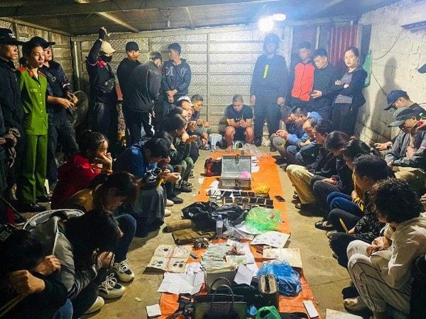 Cận cảnh 'boong ke' đánh bạc có đường hầm bí mật dài hơn 300m