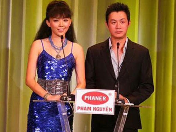 15 năm thay đổi của một chị đẹp và 'anh trai thứ 34', nhìn ngoại hình của MC trẻ lâu nhất Việt Nam mà sốc