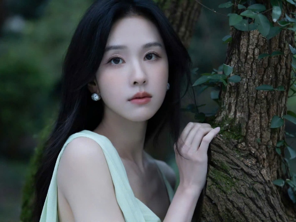 Nổ drama livestream nữ chính bom tấn cổ trang thị phi nhất 2024: Lời quát mắng gây sốc khiến 2 sao nam hàng đầu 'xịt keo' bàng hoàng