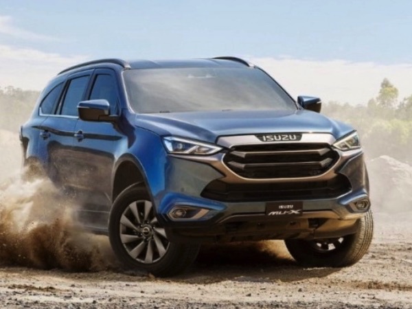 Xe gầm cao cỡ D gây sốc vì giảm tới 219 triệu đồng, rẻ ngang Toyota Yaris Cross