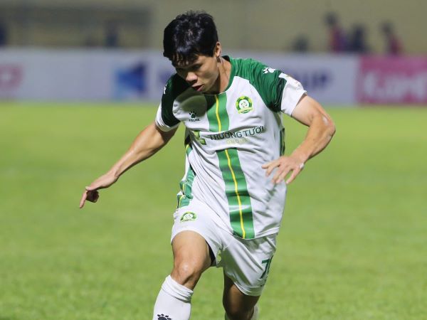 HLV Kim Sang-sik bỏ xem V.League để sang Indonesia; Công Phượng chỉ còn 4 cơ hội cho AFF Cup