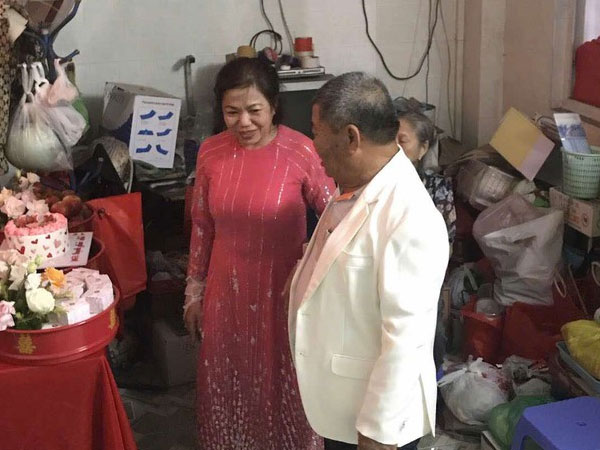 Đám cưới dễ thương nhất Sài Gòn: Cô dâu, chú rể U60 'thành đôi' từ những người xa lạ